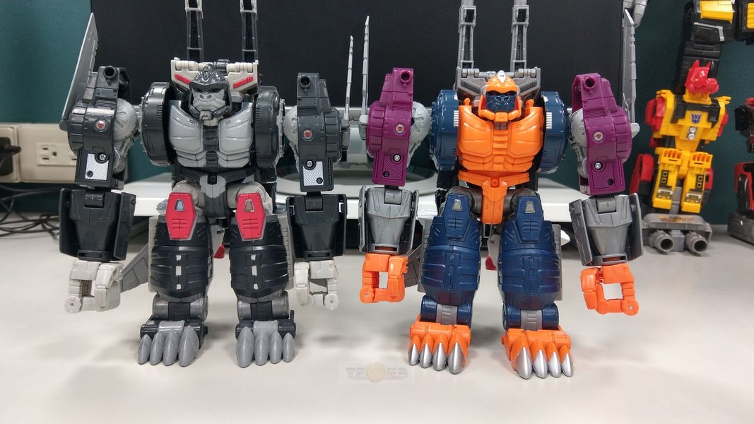 SDCC 2018   Throne Of The Primes In Hand Gallery Of Exclusive Optimal Optimus Redeco 14 (14 of 14)